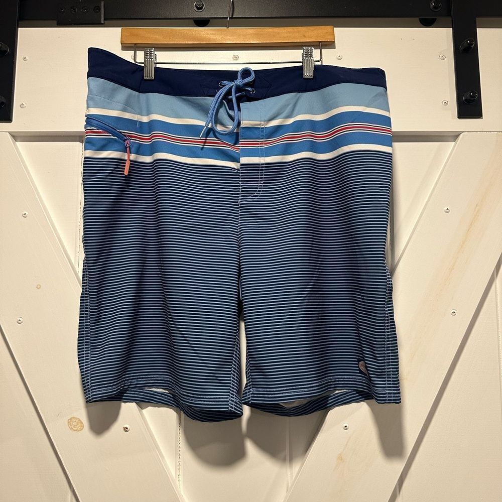 Vineyard Vines board shorts 38